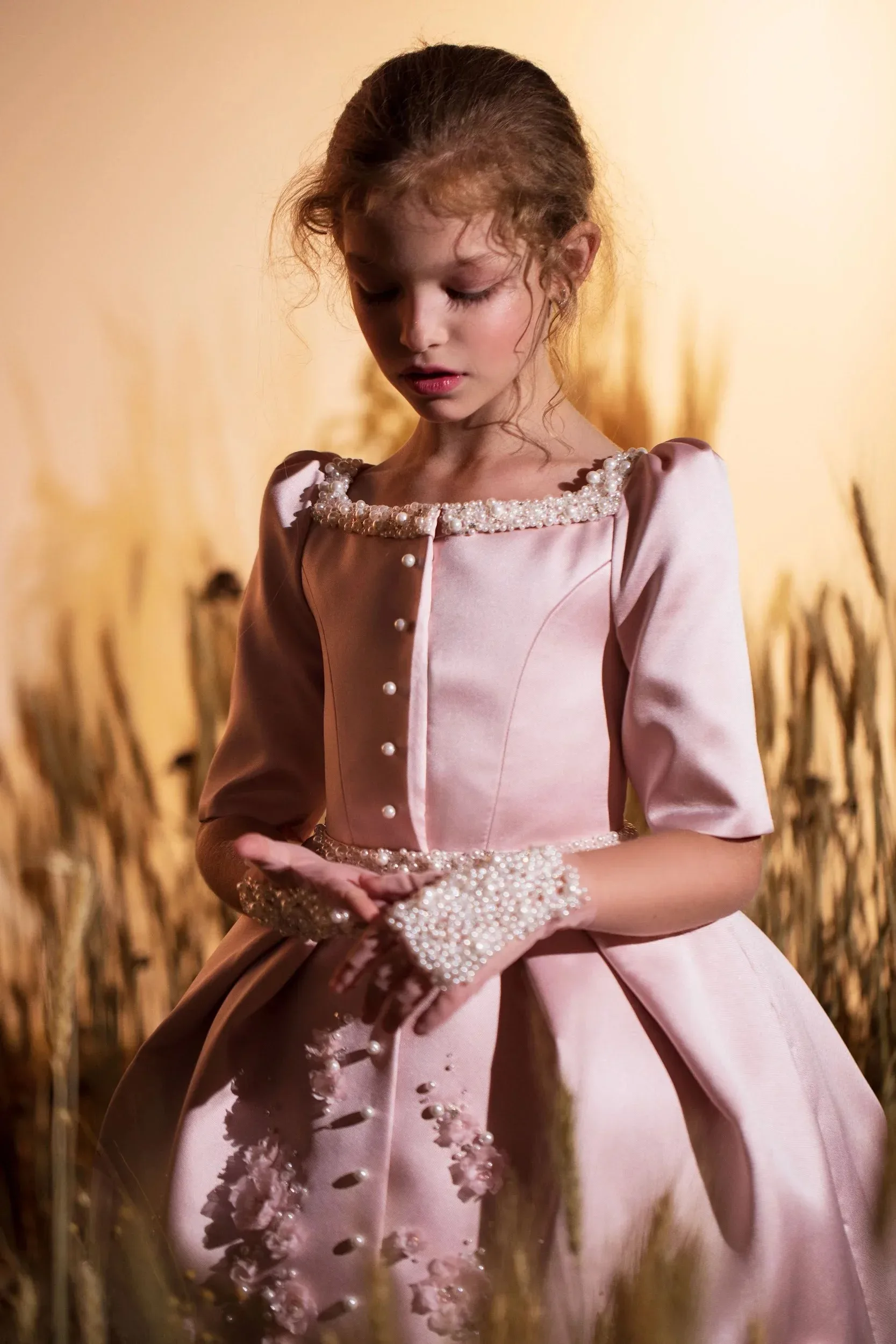 Customized Pink Satin Flower Girl's Dresses for Wedding Floral Beaded Half Sleeves Girl's Dresses Knee Length Kid's Formal Wear