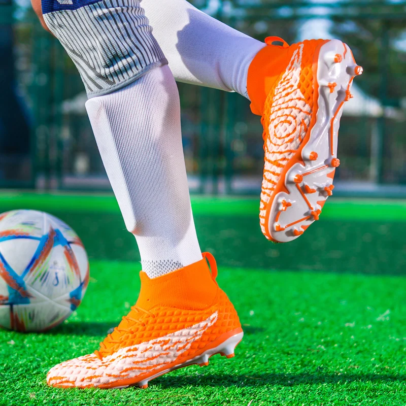 Ultralekkie buty piłkarskie męskie Futsal latające tkane korki ultralekkie antypoślizgowe korki do piłki nożnej dla dorosłych Unisex oddychające