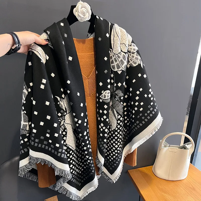 132X134CM New Style Printed Imitation Cashmere Autumn And Winter Warm Outdoor Cold Shawl Age-Reducing Scarf Lady