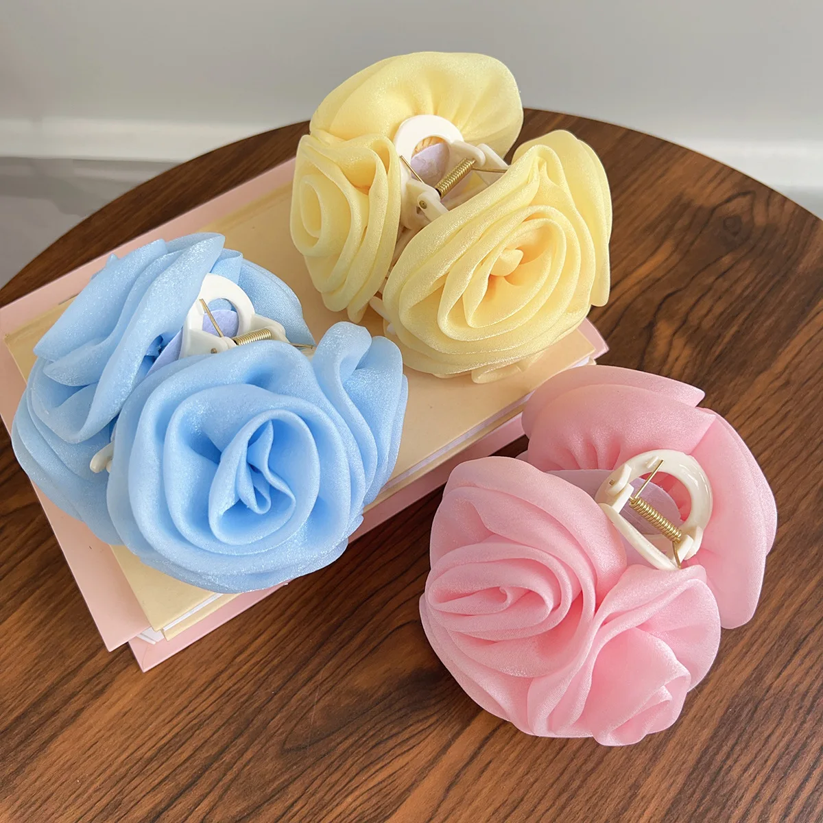 

Summer New Rose Super Fairy Mesh Large hair claw Versatile Pleated Headgear Shark Clip Back Head grab clip Крабик Для Волос