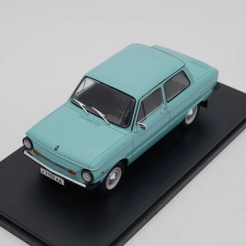 イクソ ダイキャスト 1/24 スケール ‌ ZAZ-968M 1979 ソビエト時代のウクライナ製 ザポリツィャ自動車工場 合金製車モデル おもちゃ 男の子向けギフト