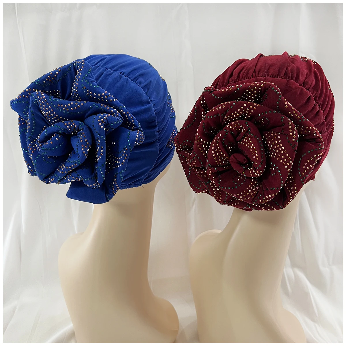 6/12 pezzi ordine all\'ingrosso moda musulmana femminile turbante cappello velluto caldo strass solido indiano Beanie capelli berretto per le donne