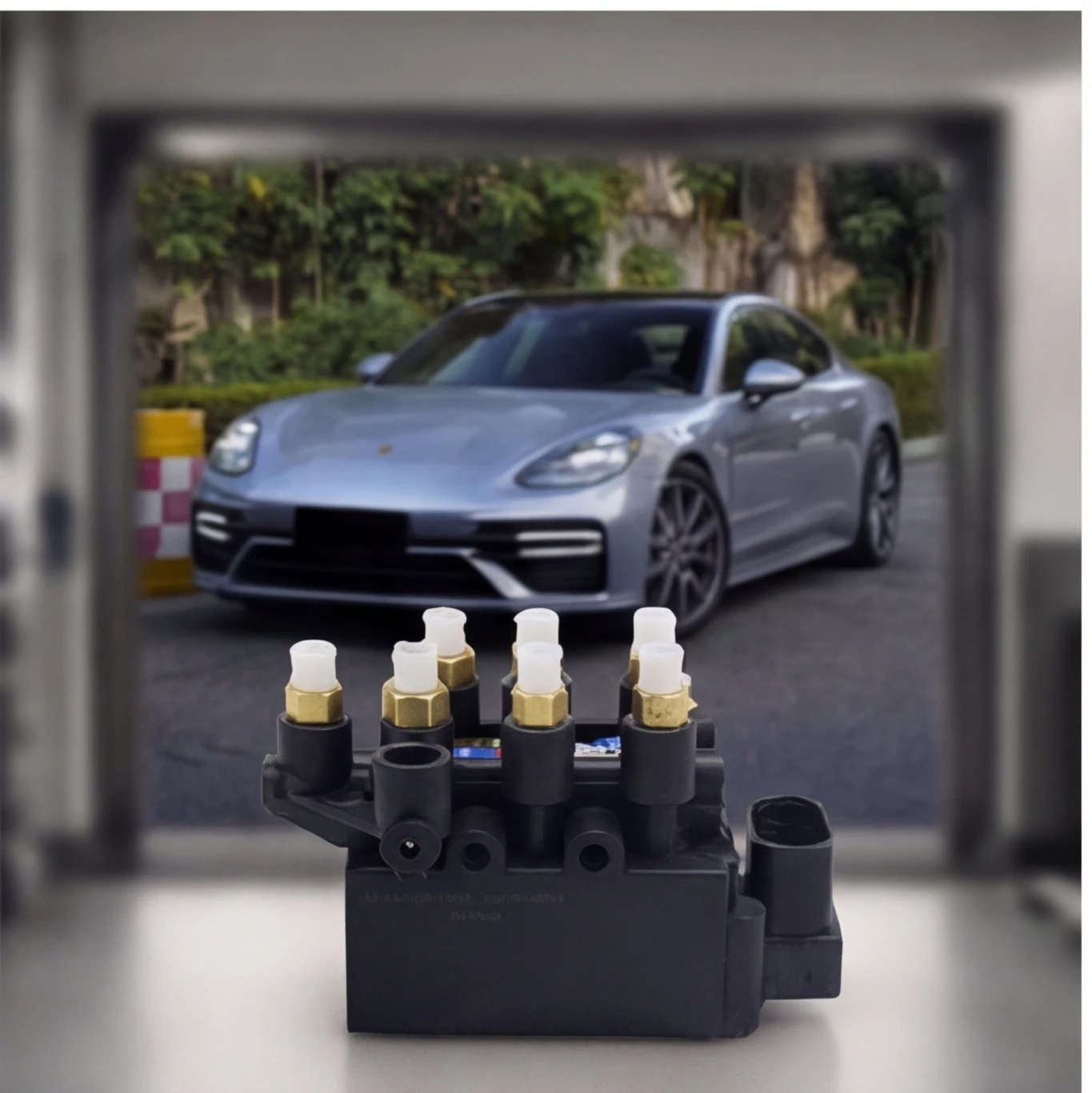 

Блок электромагнитных клапанов пневмоподвески 971616056 для компрессора пневмоподвески Porsche Panamera 971 971616013C