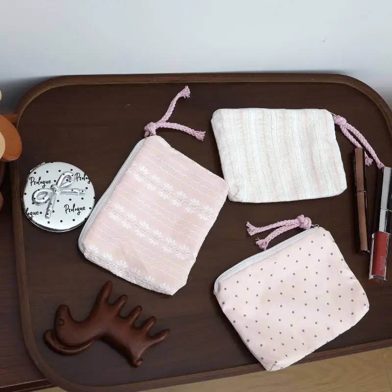 Rosa gestreifte Damen-Make-up-Tasche, niedliche Geldbörse, Mini-Kosmetiktaschen, tragbare Aufbewahrungstasche für Schlüssel, Kopfhörer, Lippenstift, Münzbörse – Detail 4