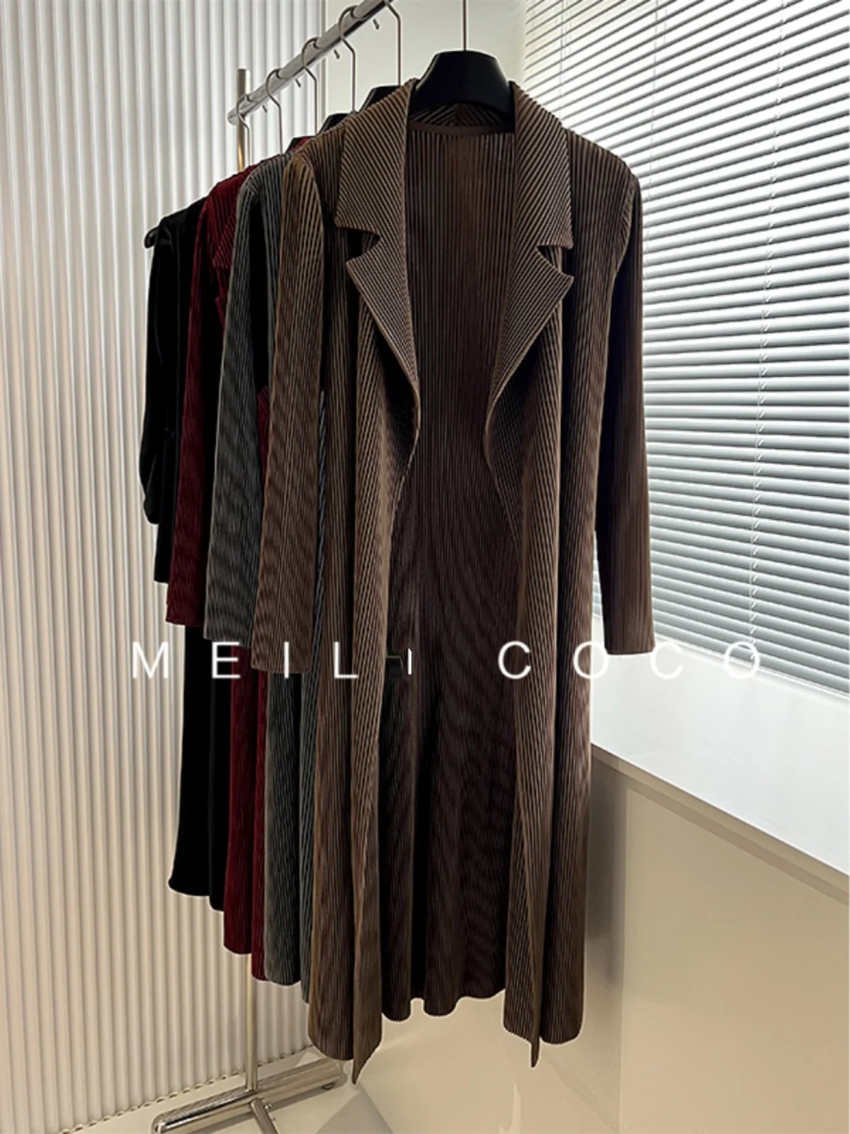 High-quality Versatile Slim Miyake Pleated Lapel Women\'s Trench Coat 2024 Autumn and Winter New Solid Fashion Temperament Coat