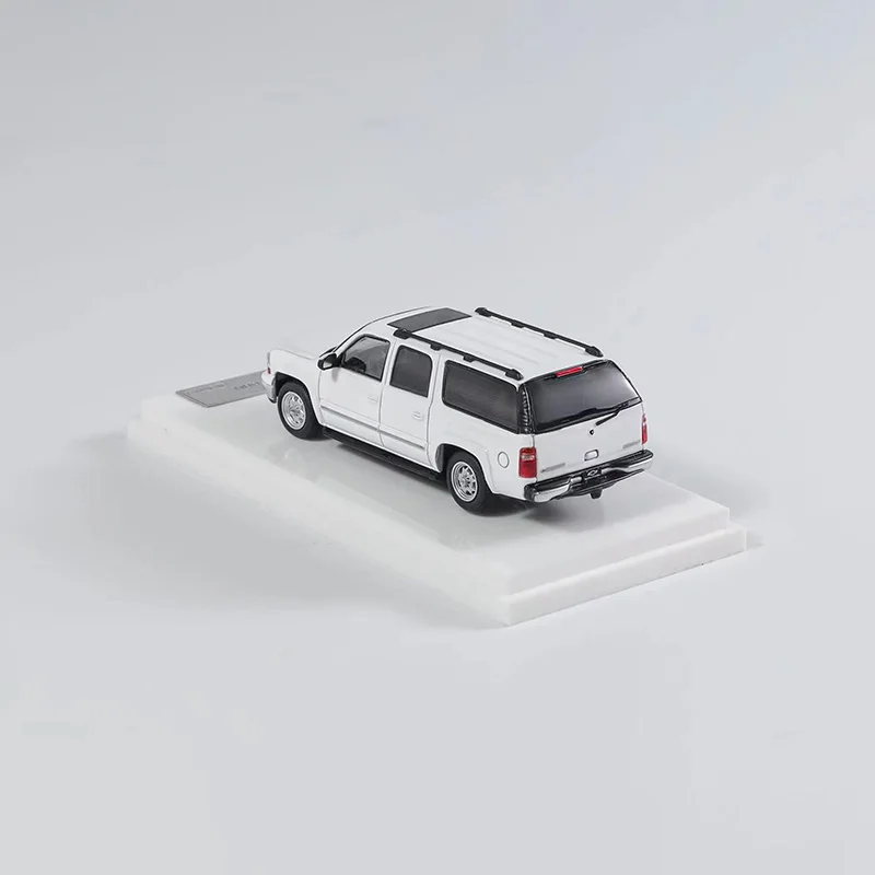 1:64 Scale 2003 Suburban Alloy Car Model Collection Ornaments