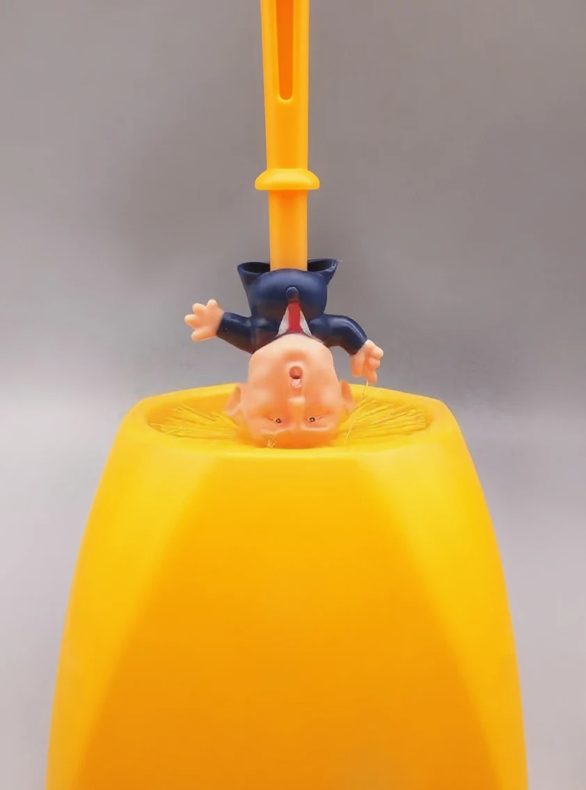 Lustige gelbe Haar-Cartoon-Toilettenbürste mit Halter | Kreativer Badezimmerreiniger | Einzigartiges Gag-Geschenk für Erwachsene, Freunde und Partyspaß – Detail 1