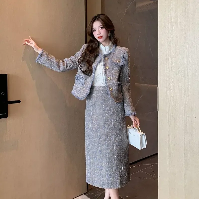 

Lnsozkdg Autumn Winter New High-End Feel Elegant Retro Heavy Work Bright Tassel Coat + Slimming Half-Length Skirt Two-Piece Set