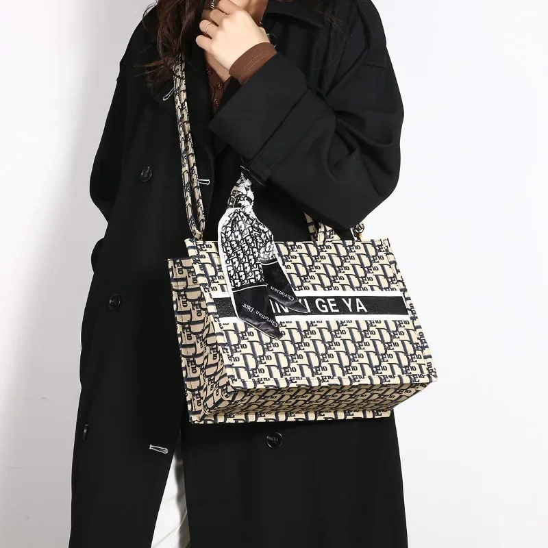 

Известный дизайнер Элегантные сумки из кожи для женщин, женская сумка через плечо Классическая популярная и легкая для покупок