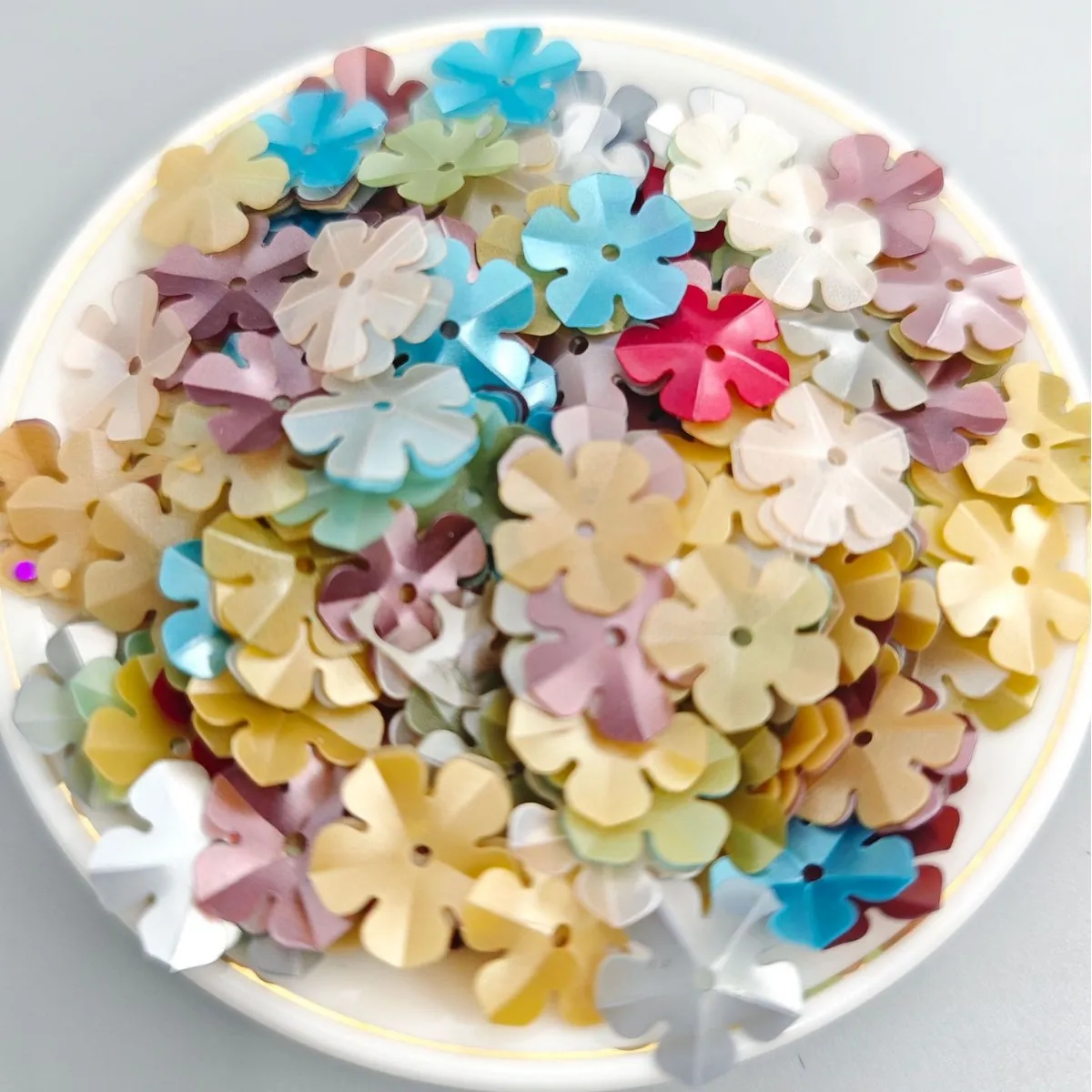 

500g 14mm Mix Matte Color Middle Hole Flower Shape Loose Sequins for Shoes Sewing Decorative DIY Stage Clothing Supply