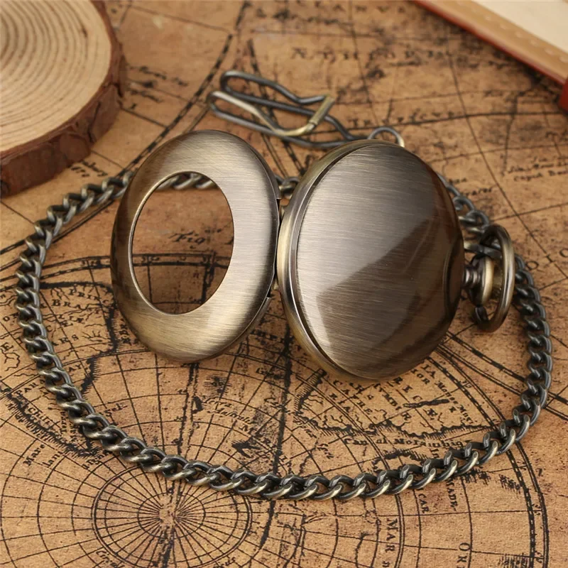 Bronze Skeleton Hand Winding Mechanical Pocket Watch for Men Women Hollow-out Cover Design Roman Number Clock Pendant Chain