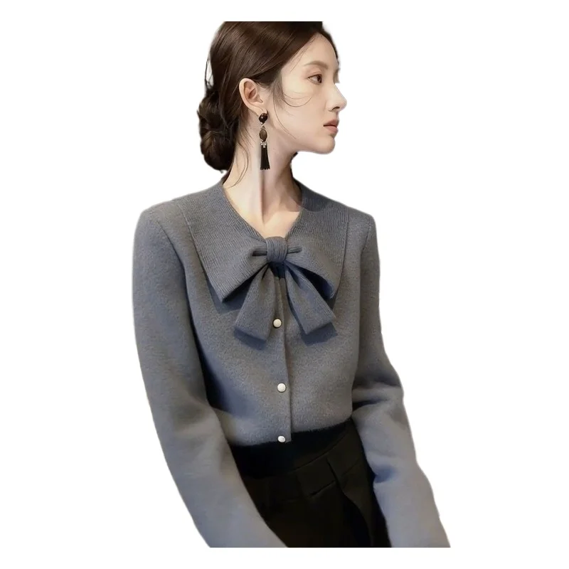 Winter Niche Non-collision Solid Color Bow Knitted Sweater Women's Unique Beautiful Light and Mature Temperament Inner Sweater