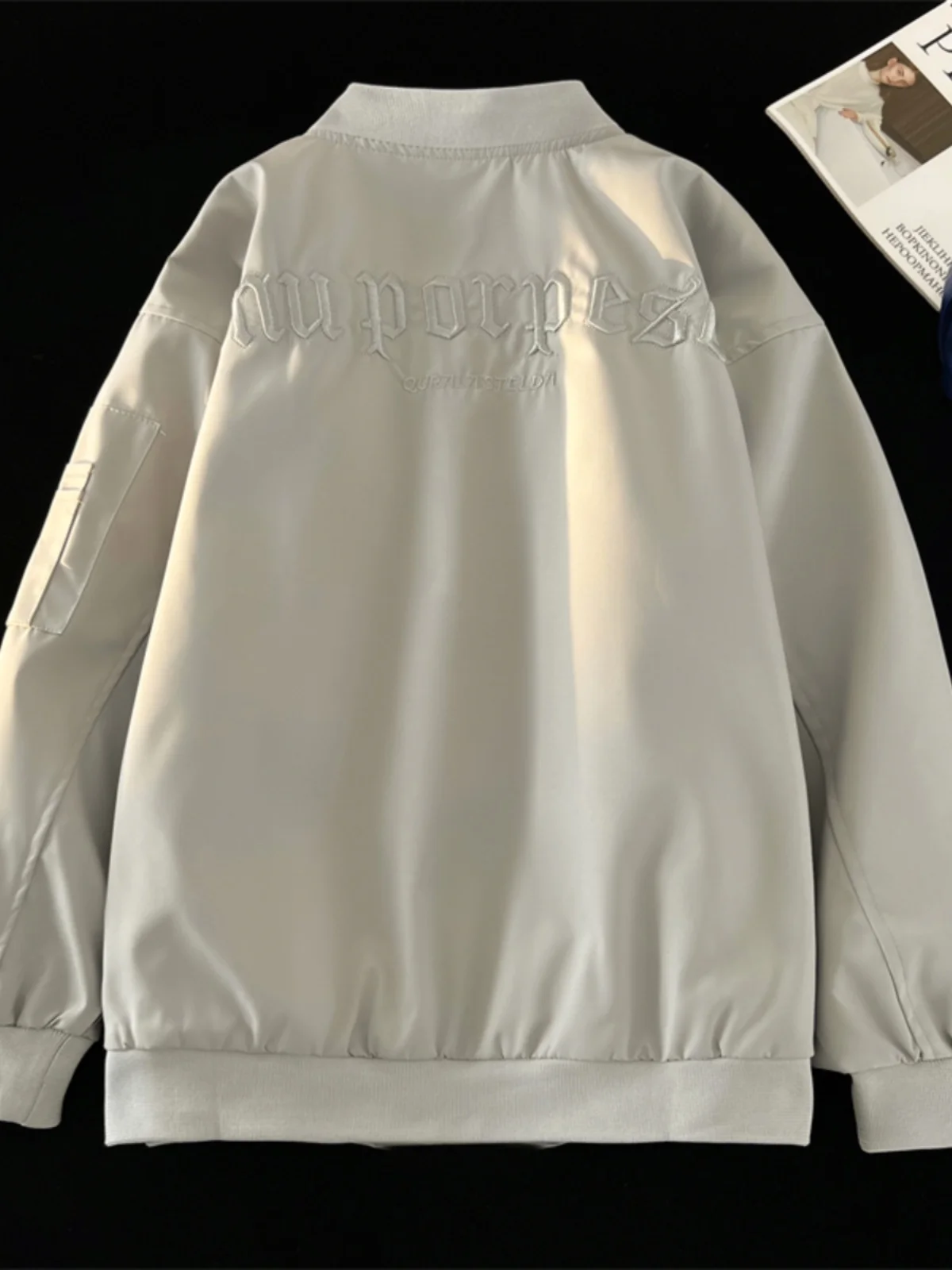 

Мужская куртка-дождевик: подлинная, классическая, винтажная, оригинальная мужская одежда