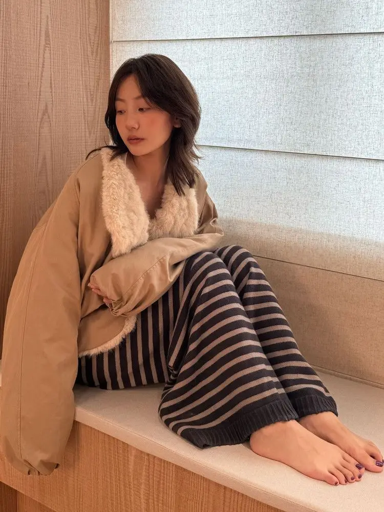 Fausse fourrure pour manteau manteaux femmes strass mi longue à l'extérieur fille Style chinois haut de gamme Chic rouge cordon poilu veste complète