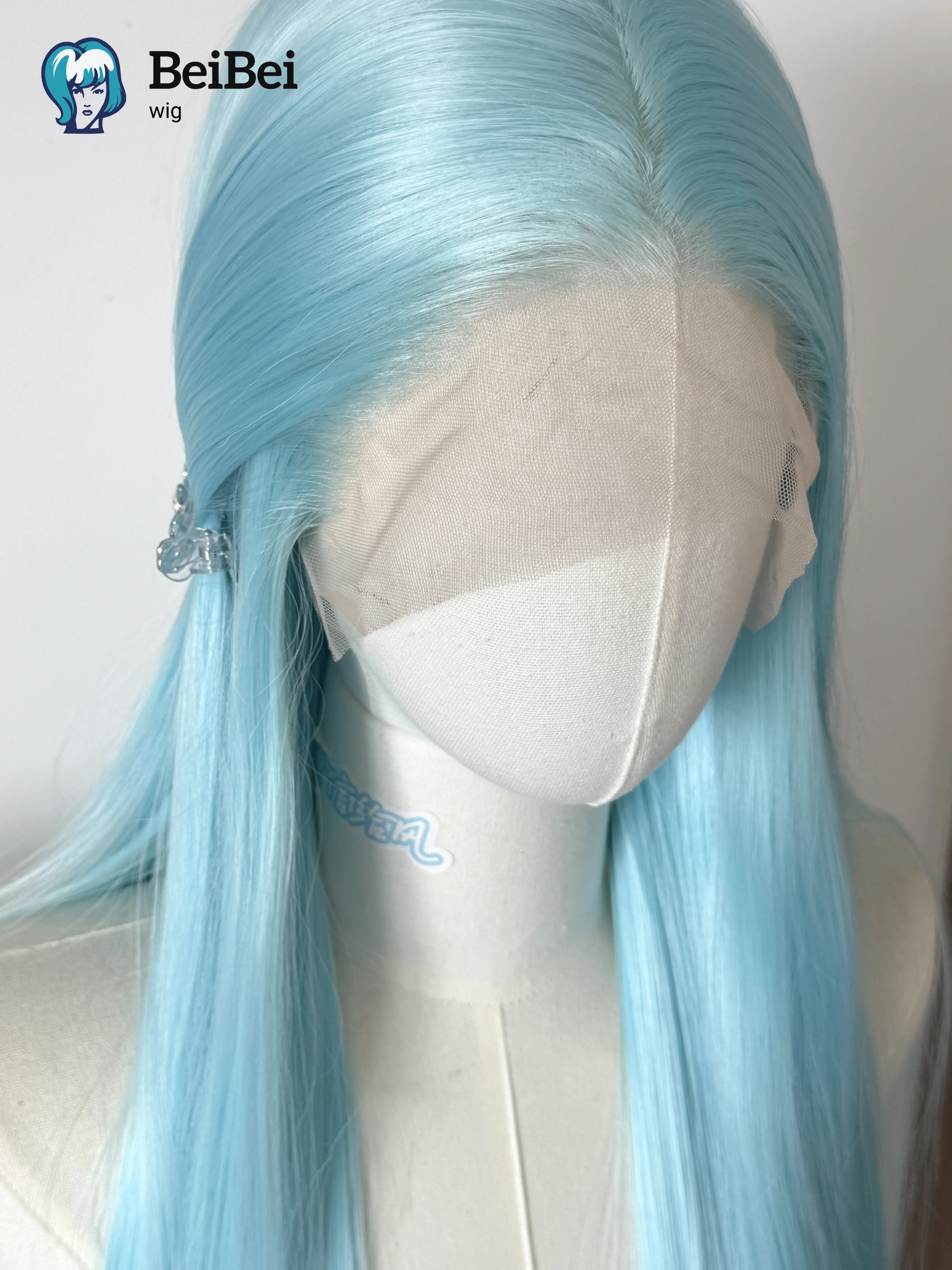 Wig Sintetis Ice Blue Panjang Lurus 13*4 HD Lace Front untuk Wanita 26 Inci Serat Tahan Panas Wig Terlihat Alami untuk Cosplay