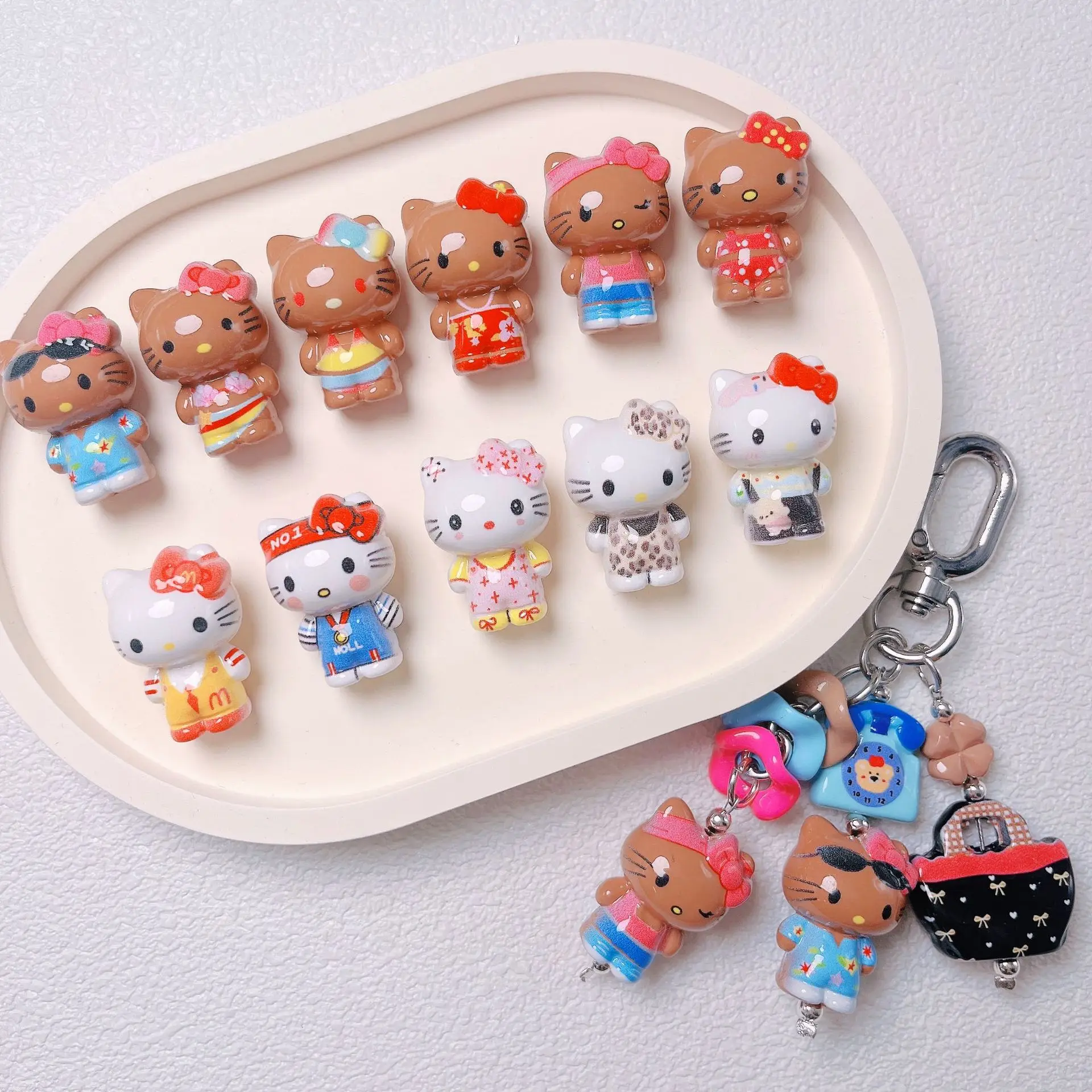 5pcs Hello Kitty Acrylic Cute Standing Cartoon Cat Beading Diy Mobile Phone Chain Beaded Pen Key Bag Hanging Jewelry Accessories