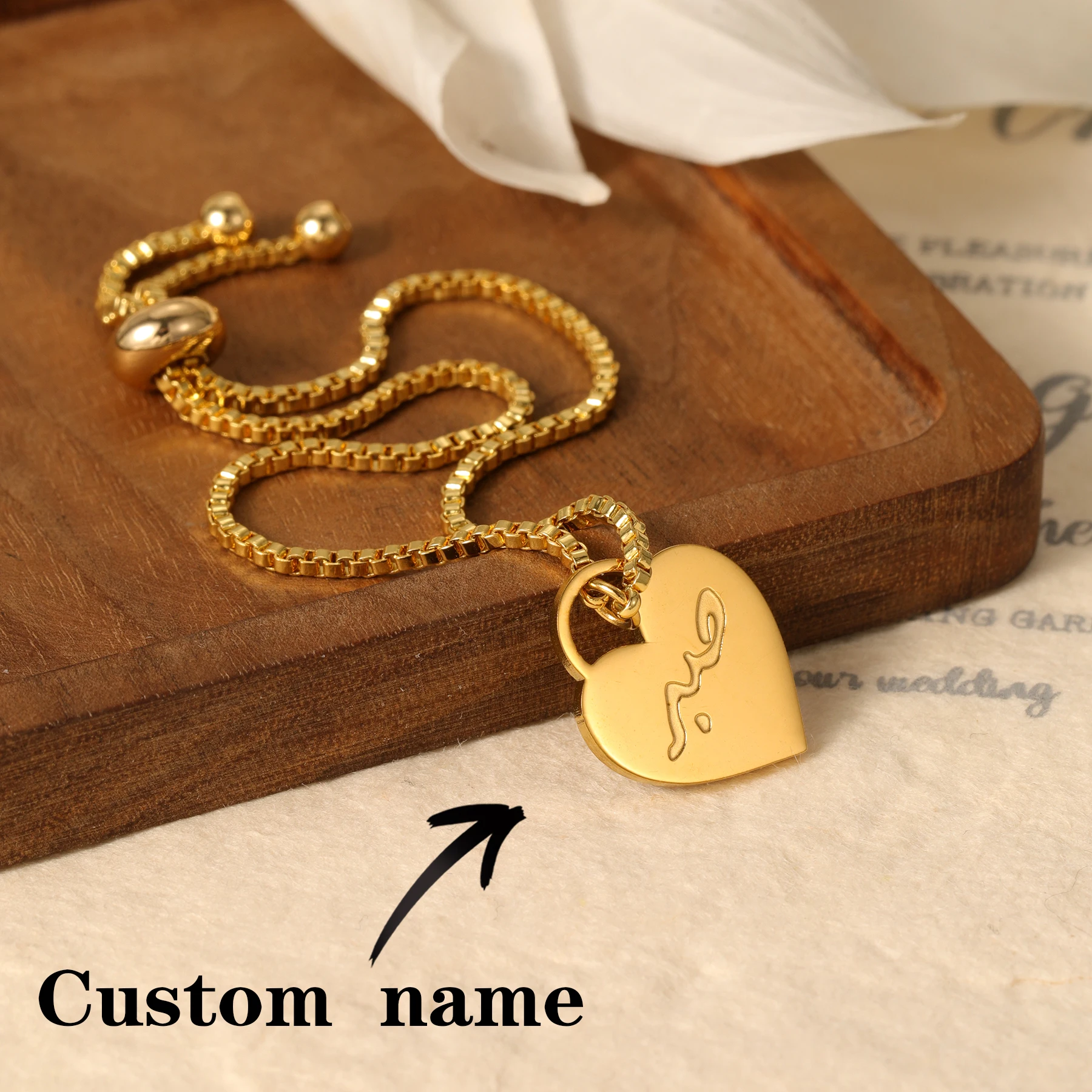 

Золотой браслет с замком в форме сердца, квадратные звенья, индивидуальный арабский сценарий, персонализированные культурные украшения, романтический подарок для нее, уникальное Рождество