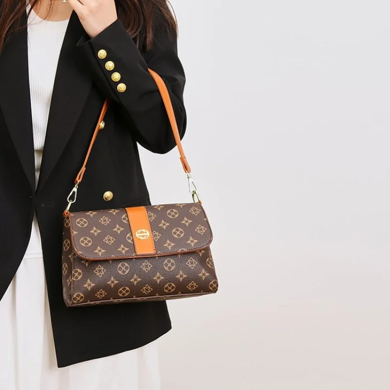 

Fashionable Ladies Hand Bags Crafted From Fine Leather Featuring Trendy Commuter Design And Paris Vintage Look ​