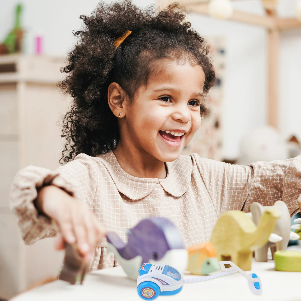 

Simulative Blue Vacuum Cleaner Pretend Play Experience for Children Fun Compact Design Educational Role Play Set for Toddlers