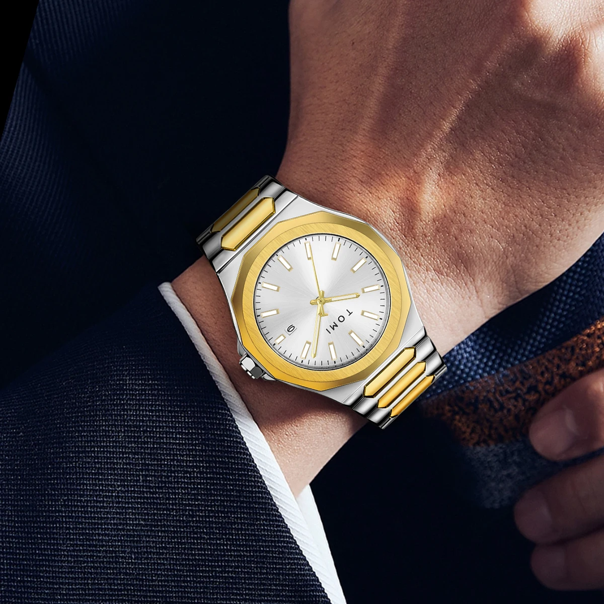 Men's Premium Luxury Quartz Watch with Classic Round Dial