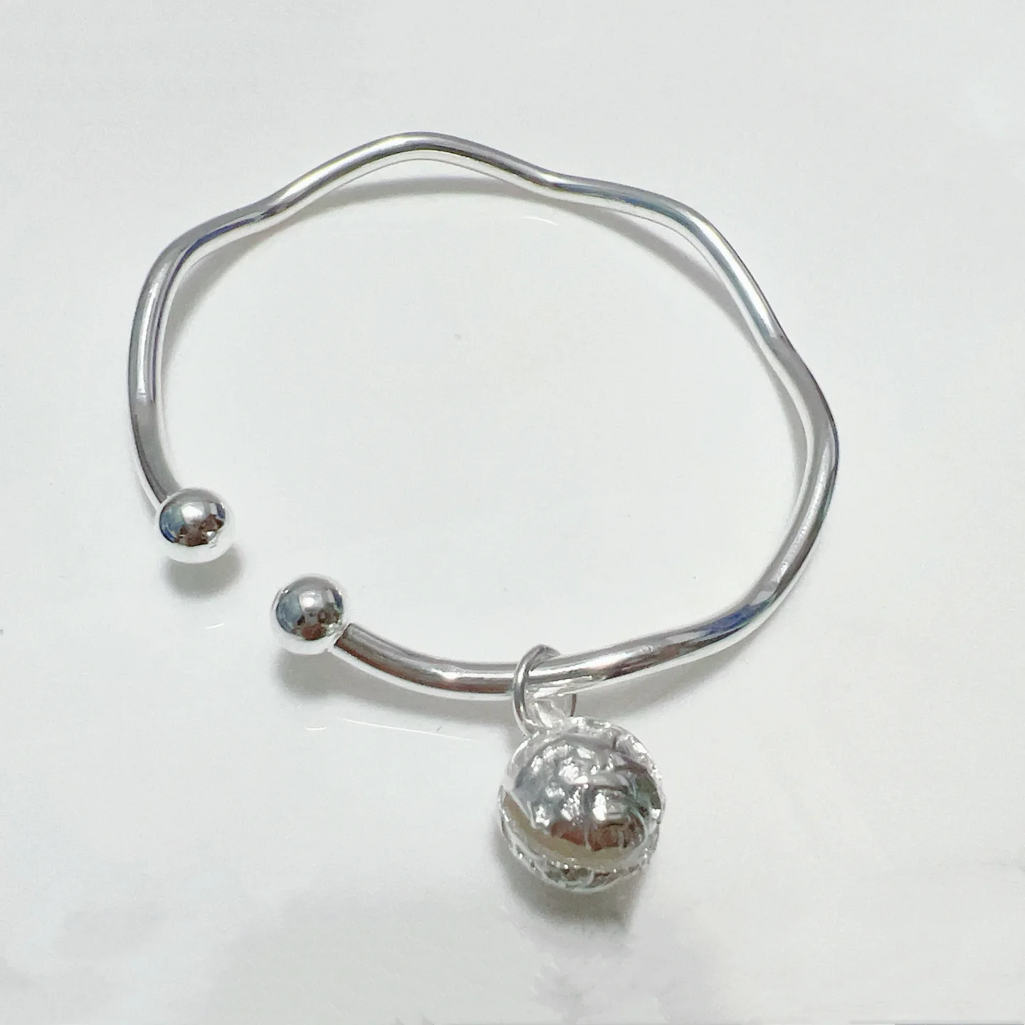 New high-end retro irregular wave bell bracelet for women solid jingle push-pull bracelet open bracelet for women