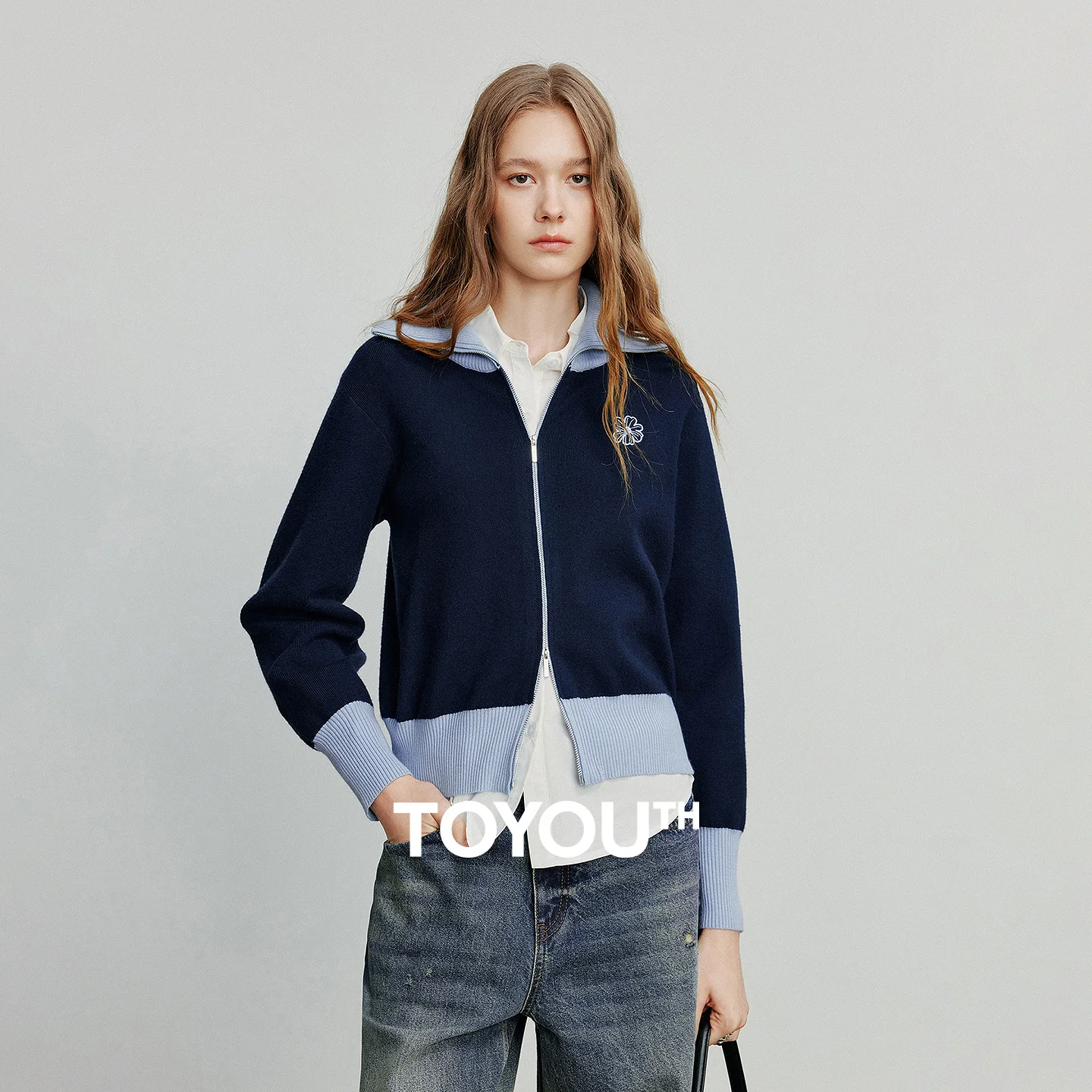 

TOYOUTH Women Knitted Sweater 2025 Autumn New Green Velvet Embroidery Color Contrasting Zipper Closure Turn Down Collar Cardigan
