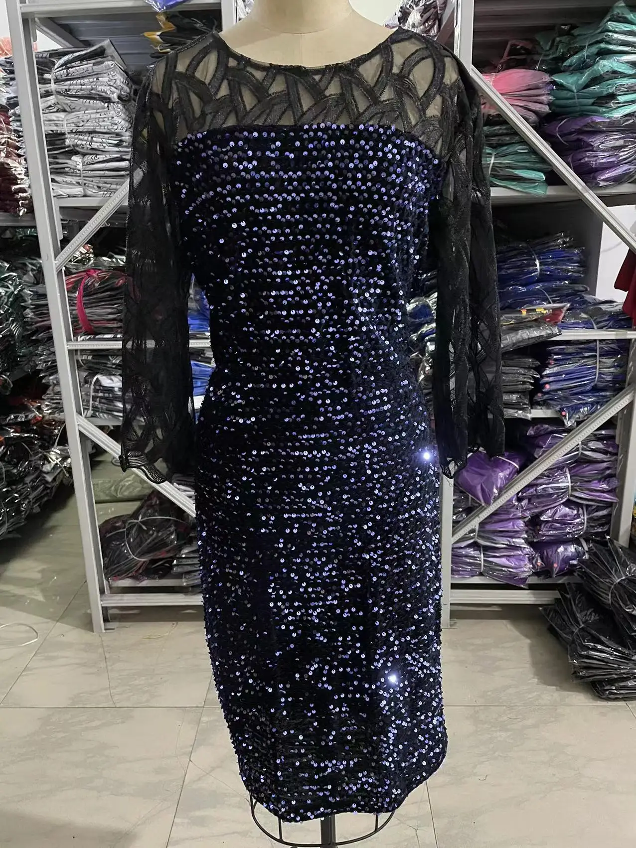 Abito da festa di nozze di grandi dimensioni con paillettes Plus Size per le donne abiti da sera aderenti eleganti in pizzo con maniche a rete abiti