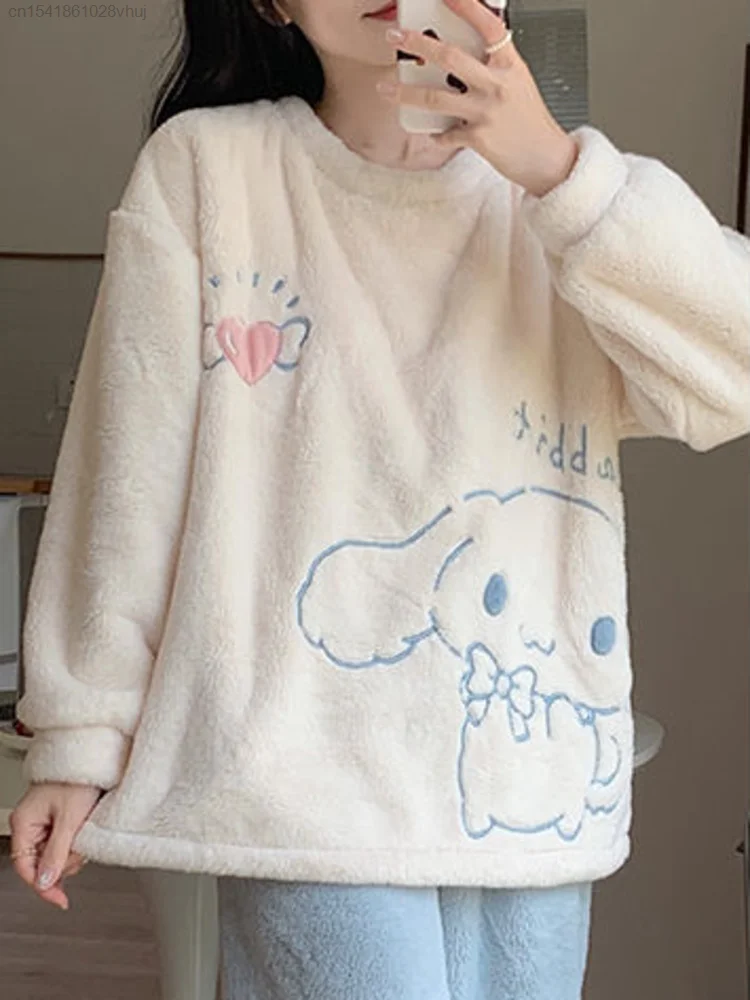 Sanrio Cinnamoroll nuovo Set di flanella con cuscino sul petto pigiama Disney Stitch Cute Coral Plush Home Fur pigiama Set Sleepwear Girls