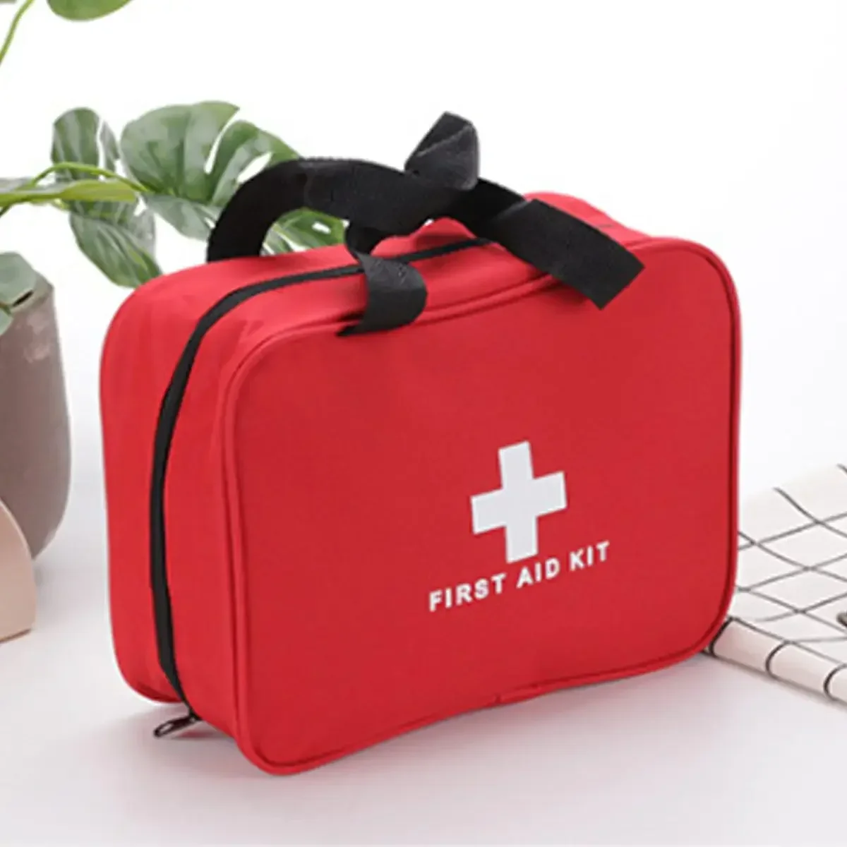 Outdoor Camping Emergency Medical Bag First Aid Kit Pouch Rescue Kit Empty Bag for Househld Travel Survival Kit