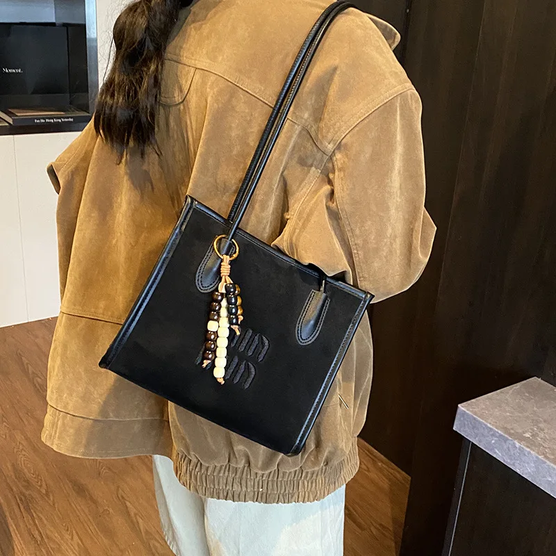 

​​2025 A/W Monogram Shoulder Bag, Spacious Top Handle Commuter Tote for Women, Convertible Crossbody Day to Night Carryall