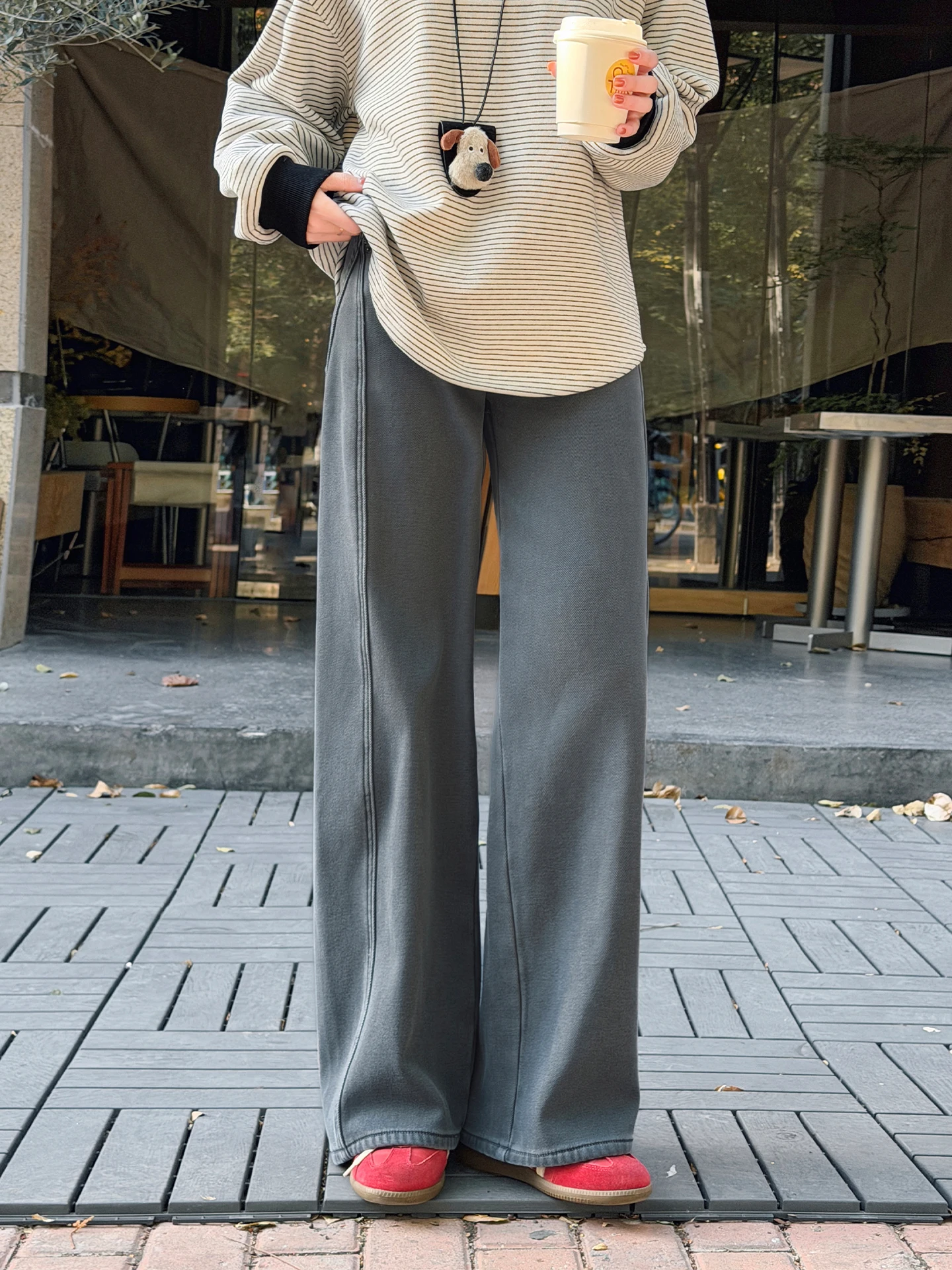 

Женские джинсы с высокой талией и прямым кроем, утепленные флисом, повседневные, универсальные, свободного кроя, с эффектом похудения, модель Bootcut, Зима 2025