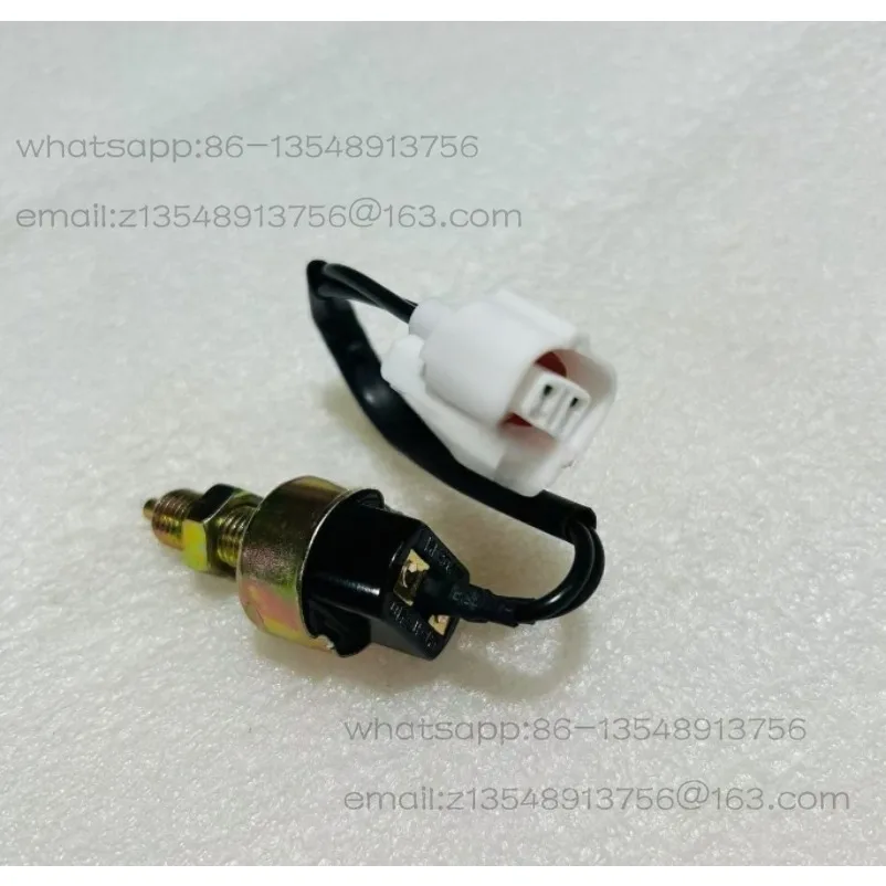 7F 8F Forklift Parts Brake Light Switch 84340-76001-71 57420-26600-71