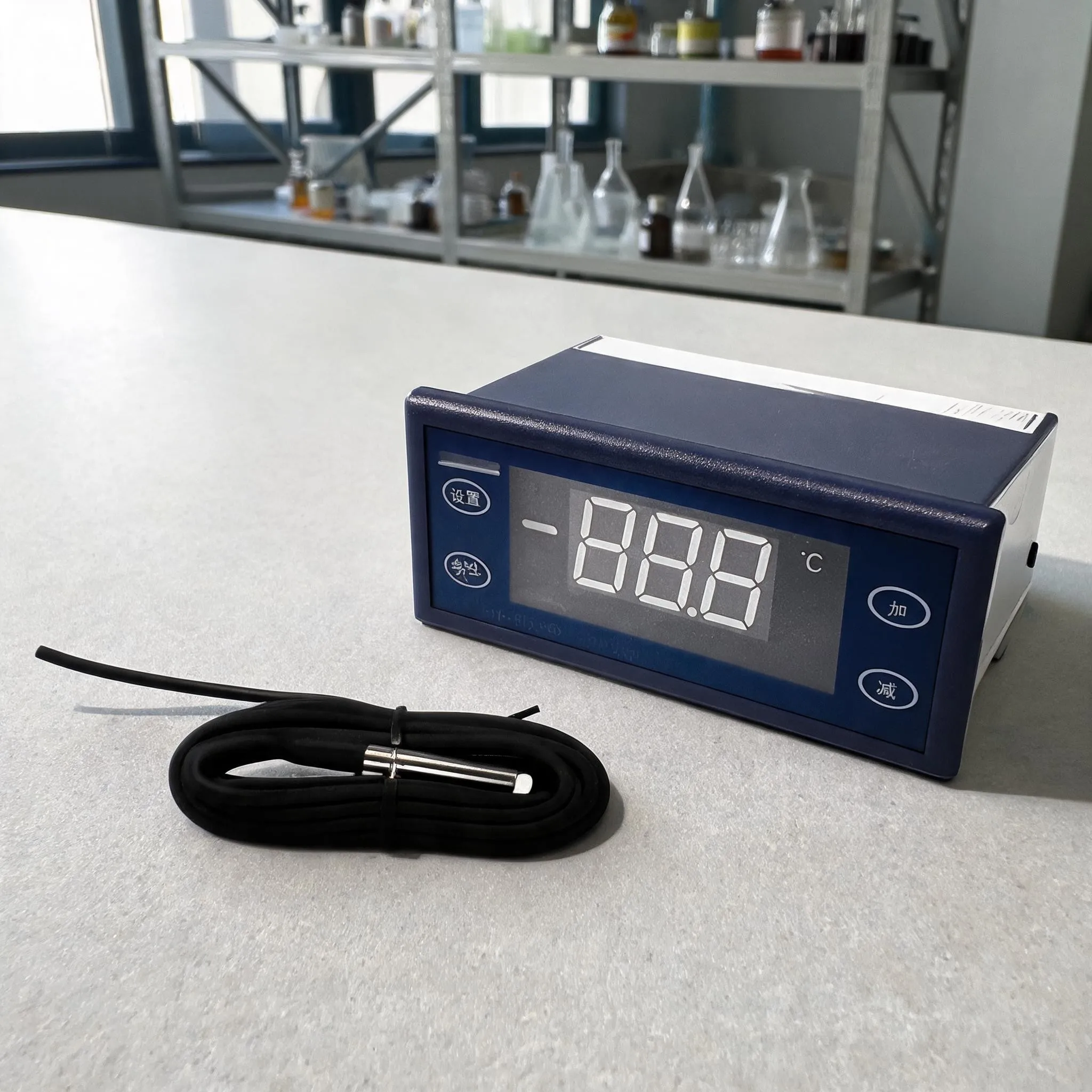 SM202 CHA Programmable Thermostat for For refrigeration Systems and Heating Equipment with Embedded Panel Mounting Compatibility