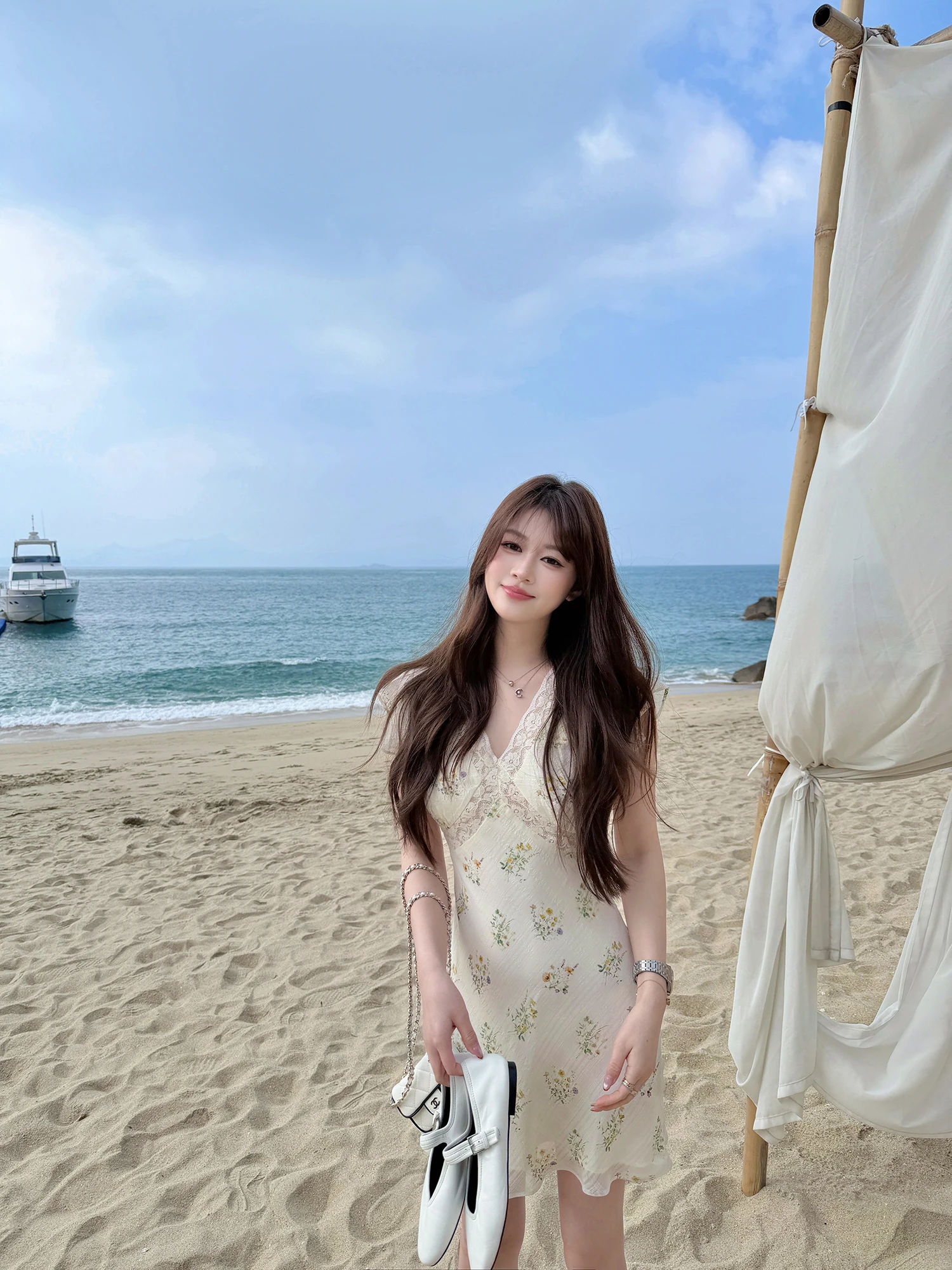 

Seoul Spring Early Double Version Floral Lace Bell Sleeve Waist Cinched Holiday Dress New Arrivals Commute Style Polyester A-...