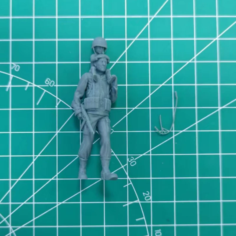 Schaal 1/35 gegoten hars figuur model Kit WWII Amerikaanse soldaat en kinderen terugkerend huis 2 figuren ongemonteerd en ongeverfd