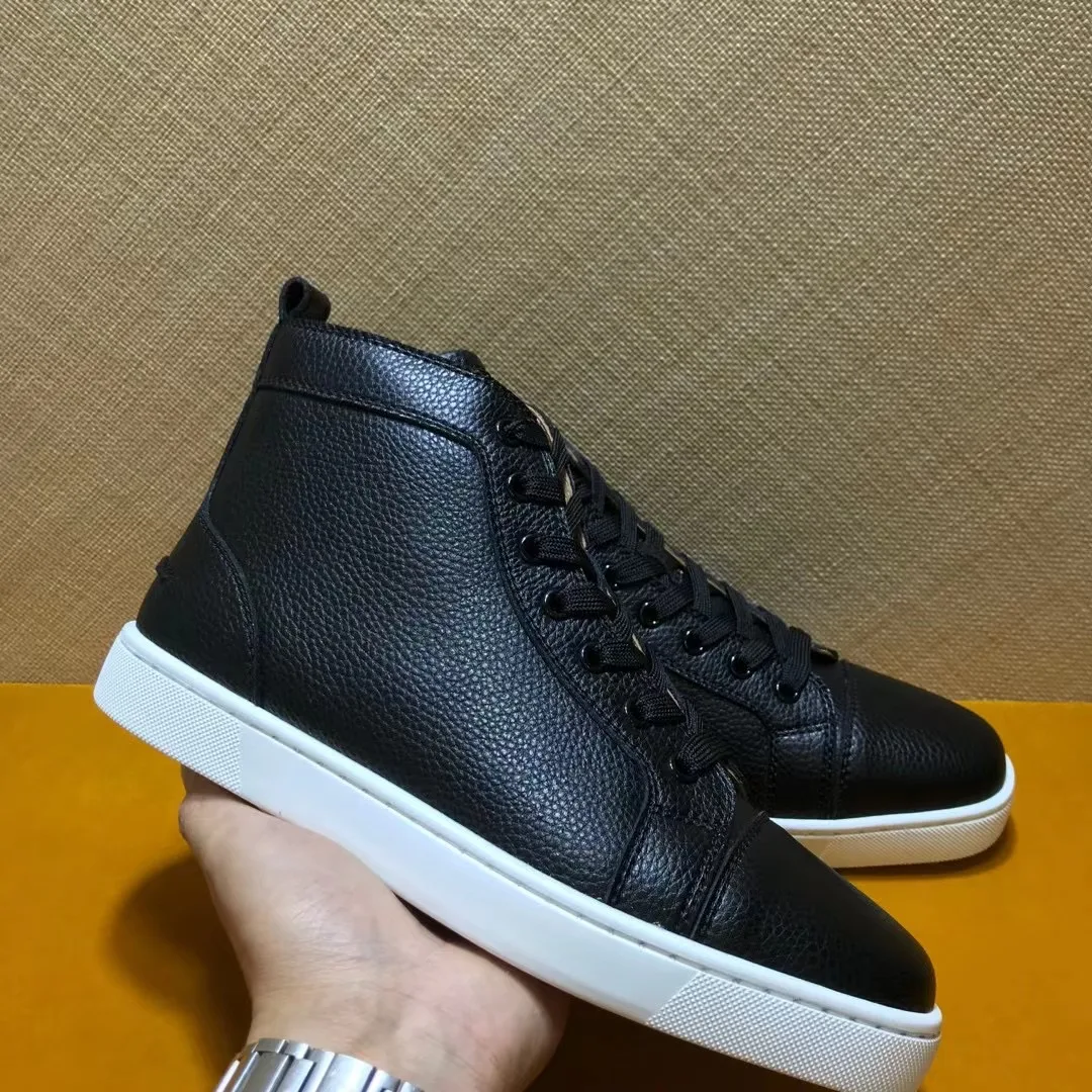 

Luxury High Top Men Rivets Walking Casual Shoes Flats Footwear Sneakers Black Lychee Leather Red Bottom Strainers Shoes For Men