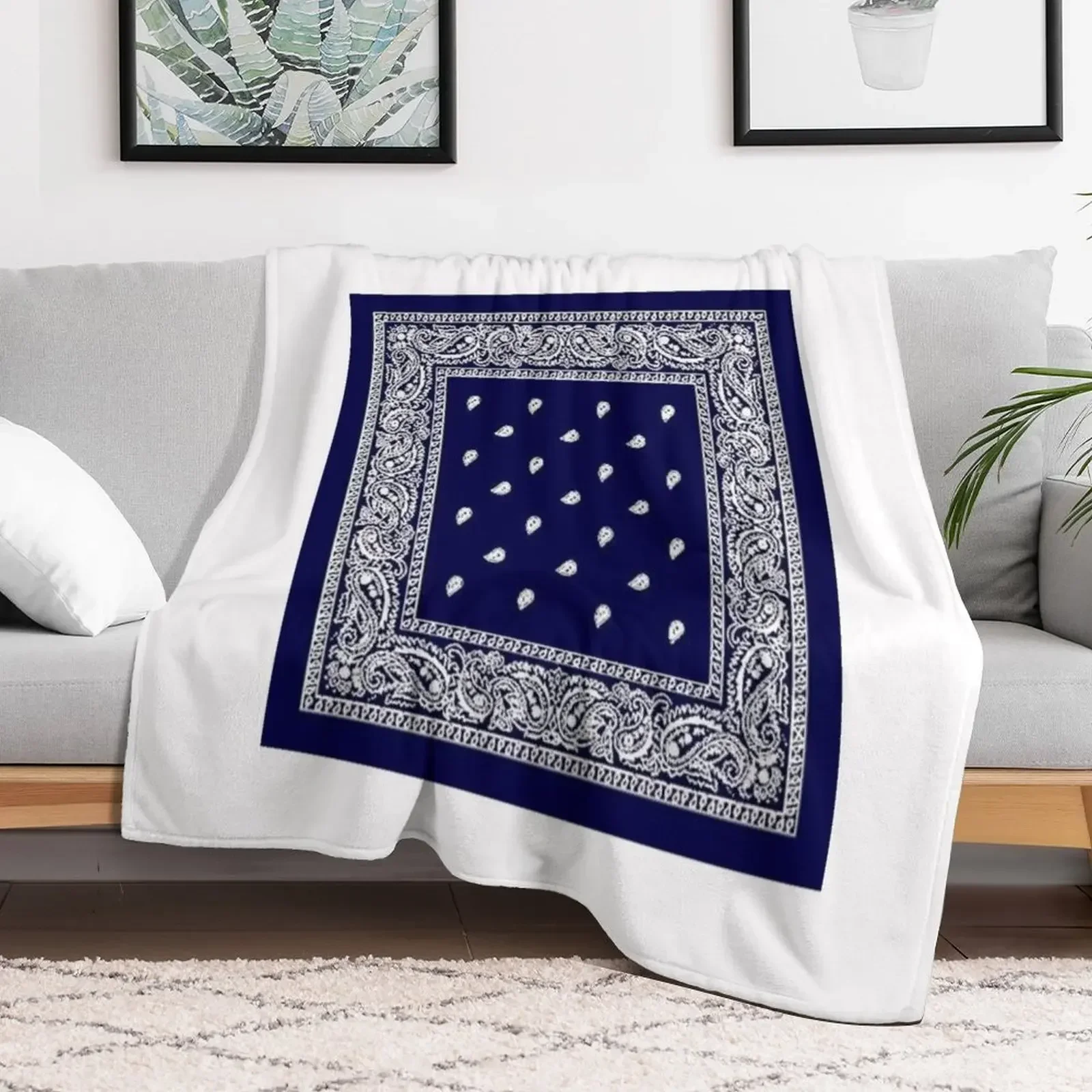 Crips - Bandana Patern Throw Blanket Decoratives Decorative Sofas Blankets