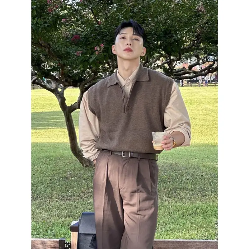 

Casual Deep Brown Ne Knitted Vest Men's Faionable Spring Autumn Light Maturi Sle Mermaid Sweater oulder Pad