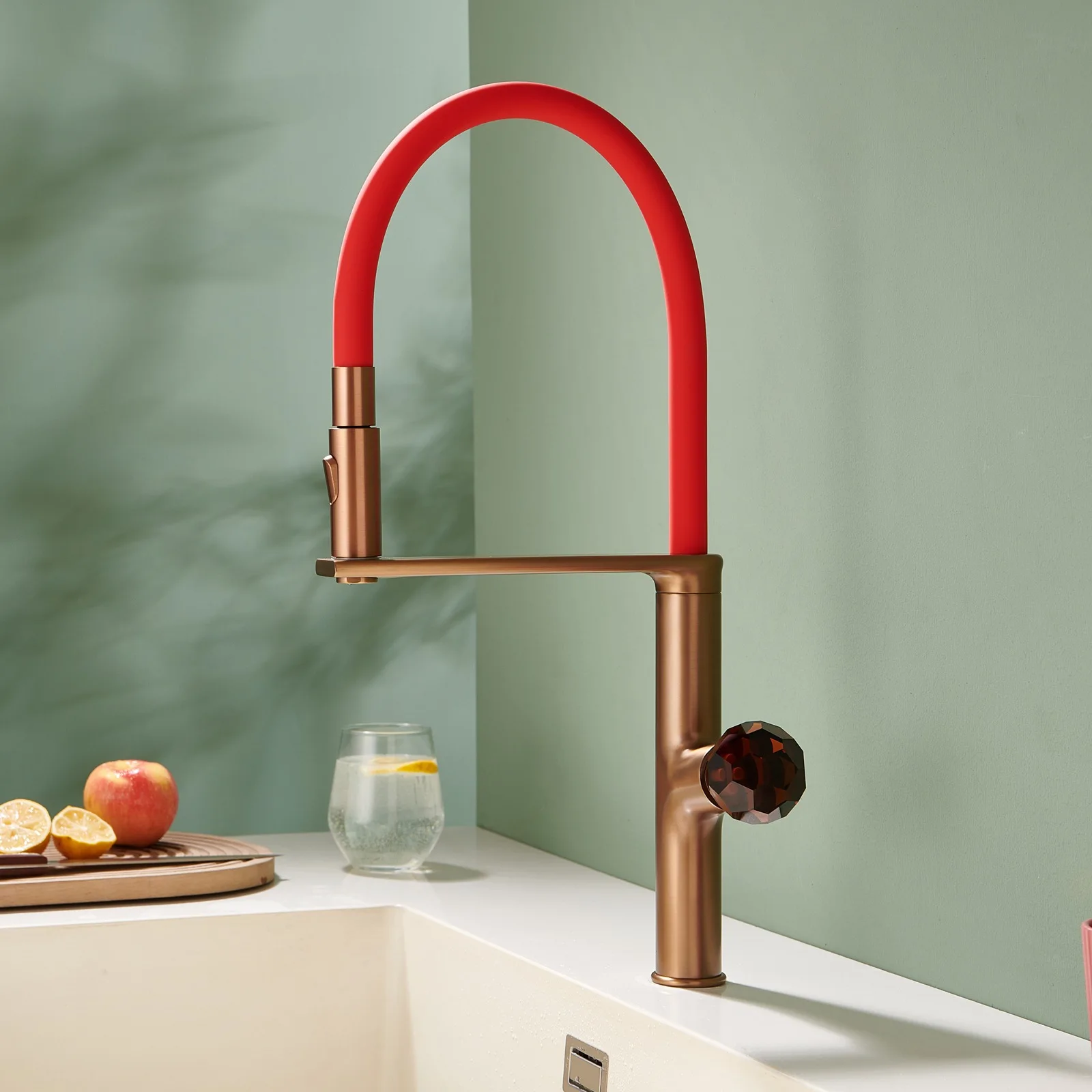 Rotating and pull-out kitchen faucet, modern all copper kitchen hot and cold faucet, household spiral switch faucet GN852MV