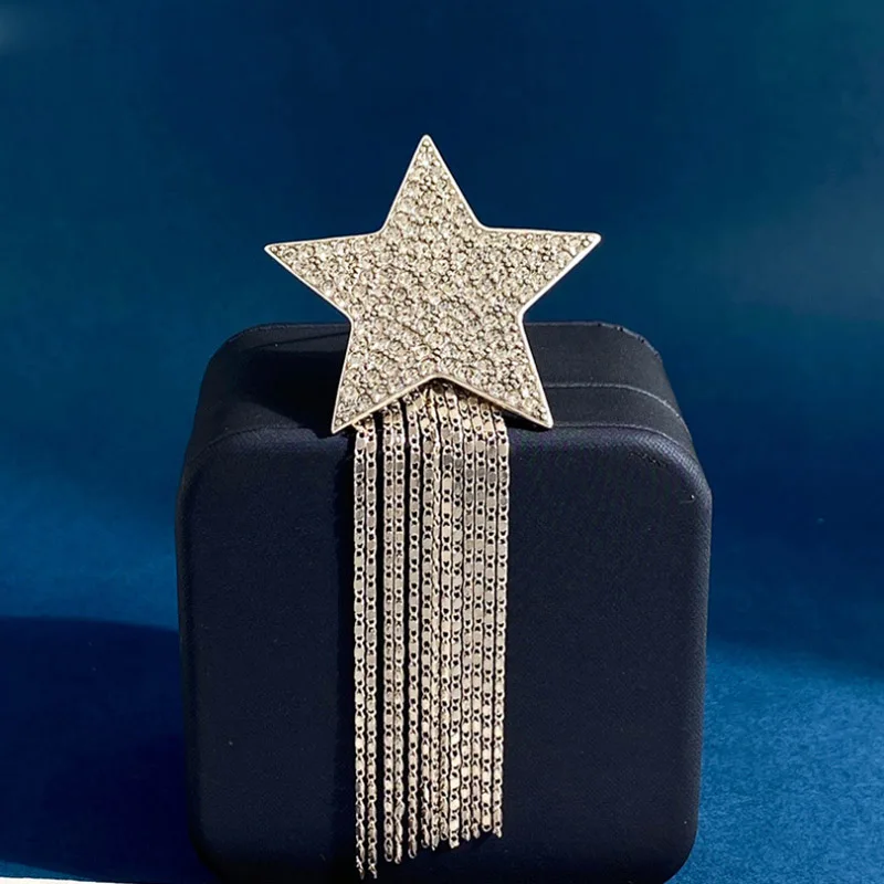 

Bobokiki Jewelry Fashion New Five-Pointed Star Titanium Steel Inlaid AAA Zircon Brooch Luxury Tassel Pin