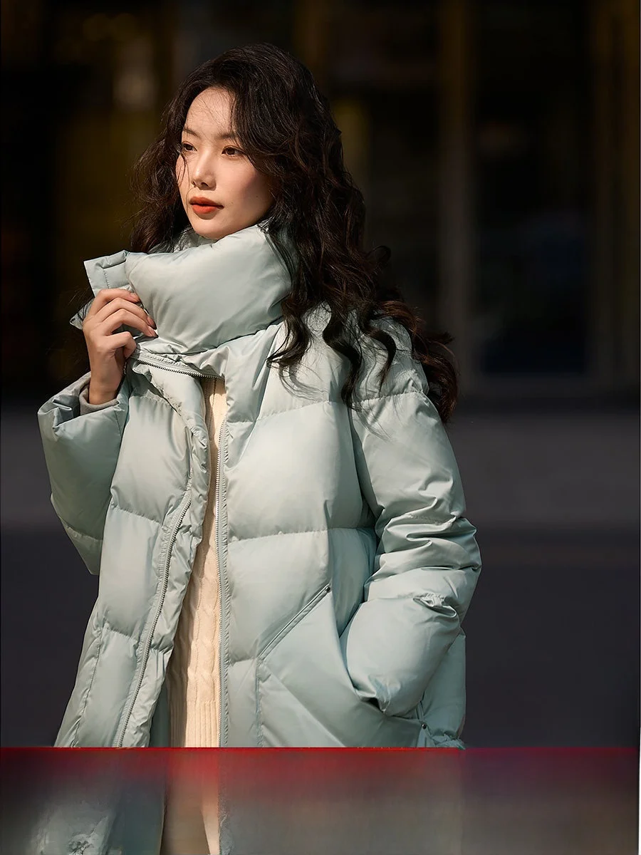 

Xiao Han Ge Immersive High Densi Fabric Faionable Asymmetric Stand Collar Long Warm Goose down Coat for Women