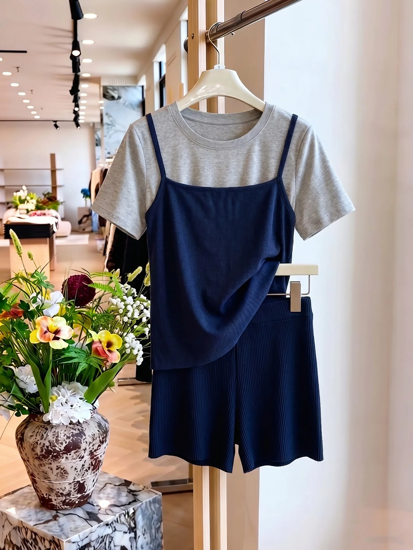 

Color Block Short Sleeve T-Shirt Korean Style Loose Fit round Neck Pullover Fashionable Youthful Fake Two-Piece Design Summer...