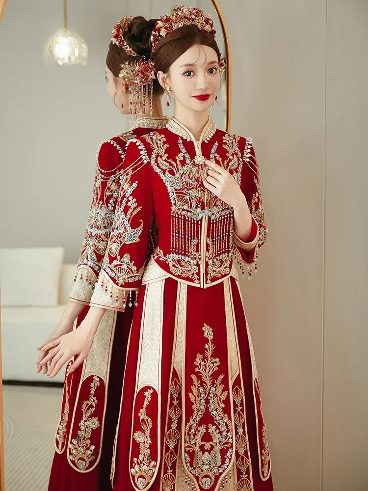 ชุดแต่งงานสไตล์จีนแบบใหม่สำหรับเจ้าสาว ชุดกำมะหยี่ที่หนักแน่นและเข้ารูป