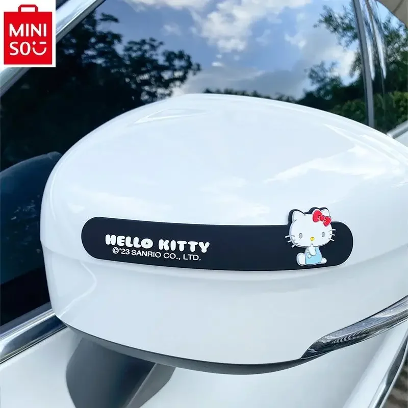 MINISO Samochodowa listwa antykolizyjna Klamka do drzwi Ochrona przed zarysowaniami Dekoracyjna naklejka Kreskówka Hello Kitty Akcesoria