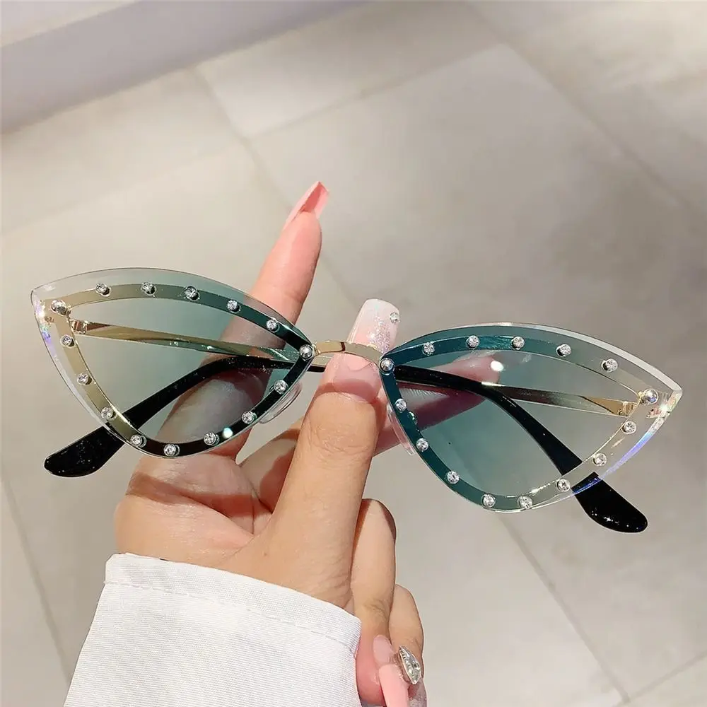 

Gradient Cat Eye Sunglasses New Stylish Multicolor Party Sun Glasses UV400 Protection Rhinestones Eyewear for Women & Men