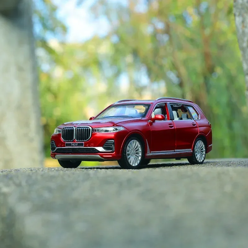 

1:32 BMW X7 Alloy Car Model Toy Metal Diecast Simulation Off Road Vehicle Metal Toy Car Model For Kids Toy Gifts Collections F15