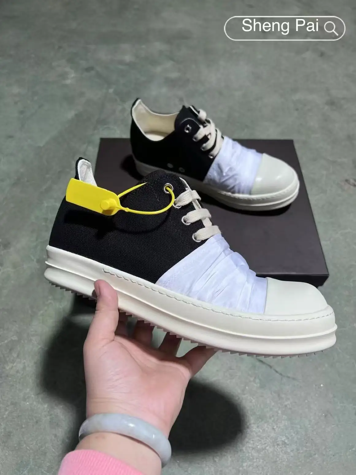 

Brand Black Canvas Low Top Sneaker White Wrinkles Unisex Casual Shoes Men Women Fashion Streetwear Luxury Designer Footwear New