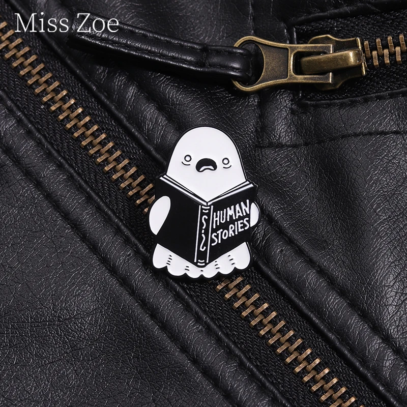 Bookworm Human Stories Boo Enamel Pin Funny Ghost Reading Metal Brooches Lapel Badge Halloween Jewelry Gift For Kids Friends