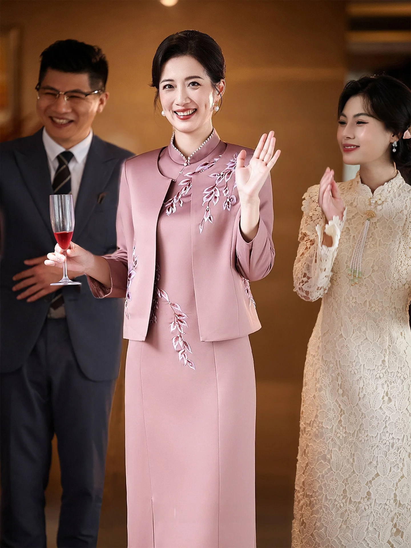 Elegant Two-Piece  Wedding Dress Retro Style Mid-Length Polyester Fiber Seven-Sleeve Low-Slit Floral Patterned