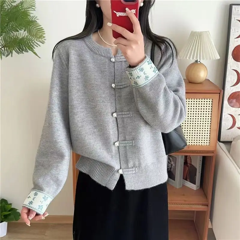 

Chinese Disc Buckle Vintage Sweaters Autumn Winter Female Clothing Stylish Embroidery Patchwork Loose Casual Knitted Cardigan